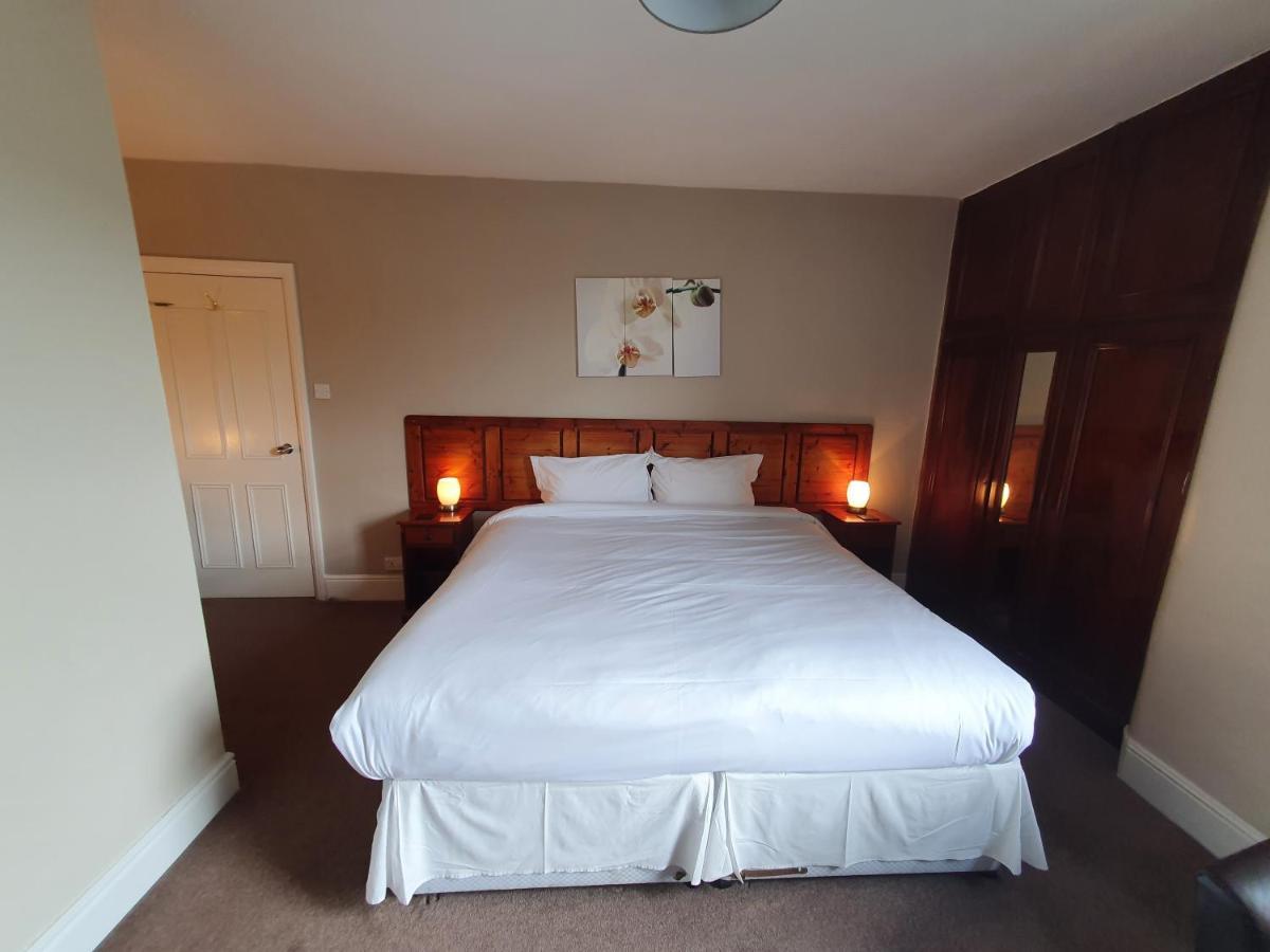 Swiss House B&B Castleton  Ngoại thất bức ảnh
