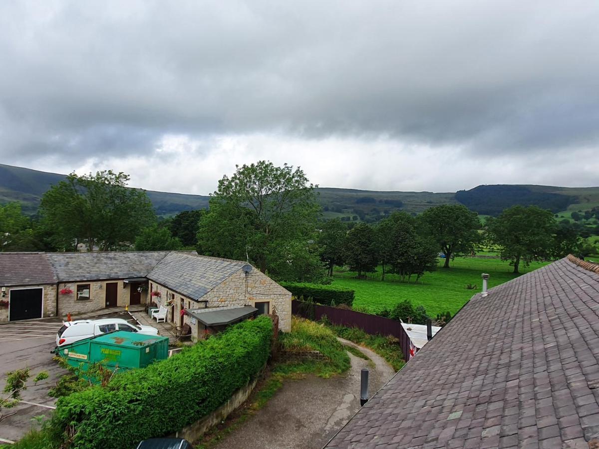 Swiss House B&B Castleton  Ngoại thất bức ảnh