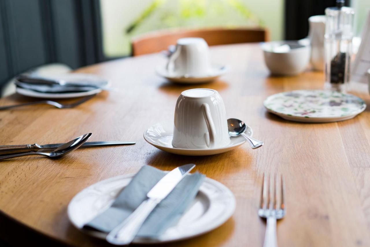 Swiss House B&B Castleton  Ngoại thất bức ảnh